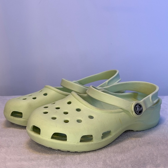 Crocs Girl's Celery Classic Mary Jane - Picture 1 of 8